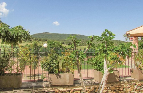 Aldeanueva de la Sierra House | Awesome home in Aldeanue. de la Sierra