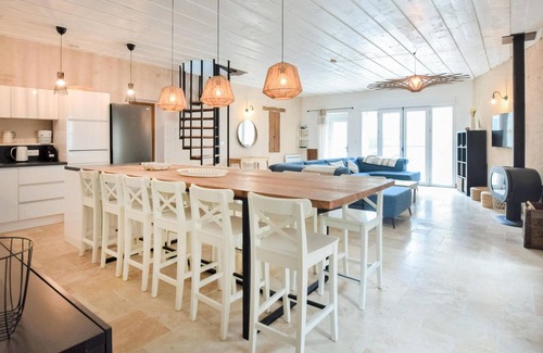 Saint-Vaast-la-Hougue House | Awesome home in Saint-Vaast-la-Hougue
