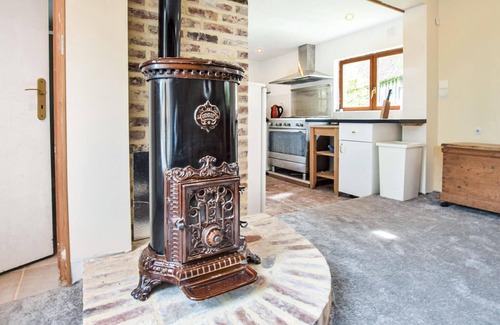Vieux-Pont-en-Auge House | Awesome home in St Pierre en Auge