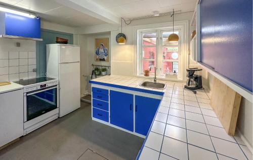 Pedersker House | Awesome Home In Aakirkeby With Wifi