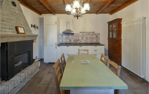 Burzanella House | Awesome Home In Burzanella With Kitchen