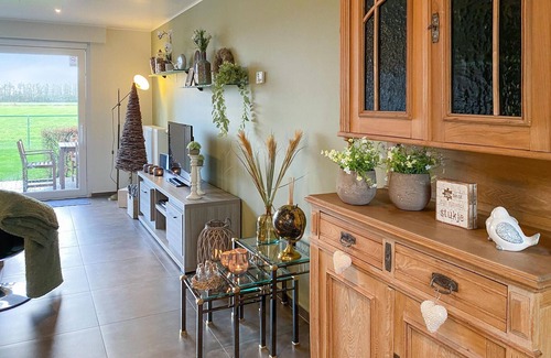Nieuwkapelle House | Awesome home in Diksmuide with WiFi