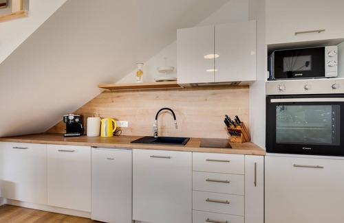 Breznik Plesivicki House | Awesome home in Donja Reka with WiFi