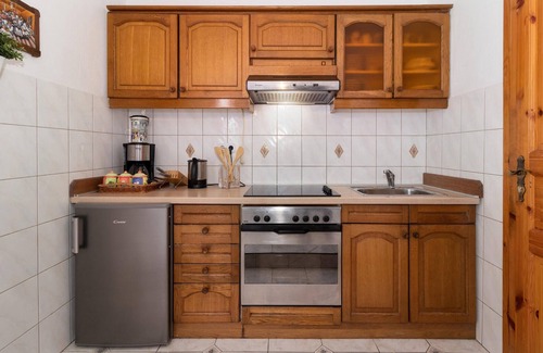 Jastrebarsko House | Awesome home in Dragovanscak with sauna