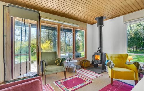 Faarevejle House | Awesome Home In Fårevejle With Kitchen