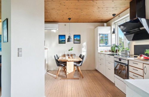 Havnsø House | Awesome home in Føllenslev with WiFi