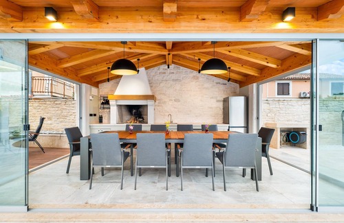 Gajana House | Awesome home in Gajana