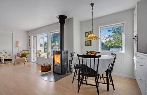 Udsholt House | Awesome home in Græsted with WiFi