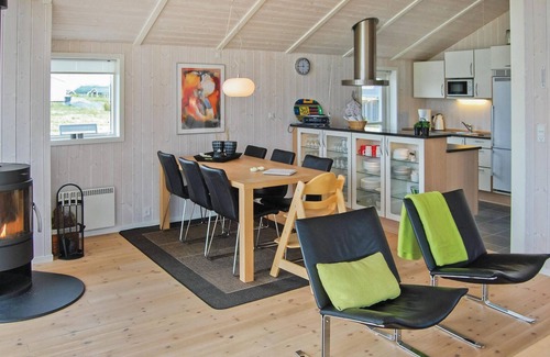 Flovt Strand House | Awesome home in Haderslev with WiFi