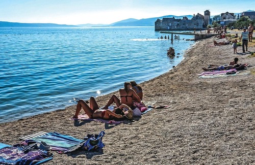 Kastel Gomilica Apartment | Awesome Home in Kastel Gomilica With Wifi and 1 Bedrooms