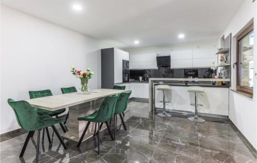 Semeljci House | Awesome Home In Koritna With Sauna