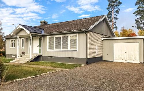 Kvillsfors House | Awesome Home In Kvillsfors With Wifi