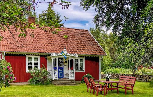 Hagaby House | Awesome Home In Löttorp With Kitchen