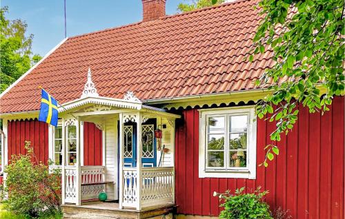 Hagaby House | Awesome Home In Löttorp With Kitchen