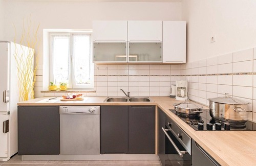 Valtura House | Awesome home in Liznjan with WiFi