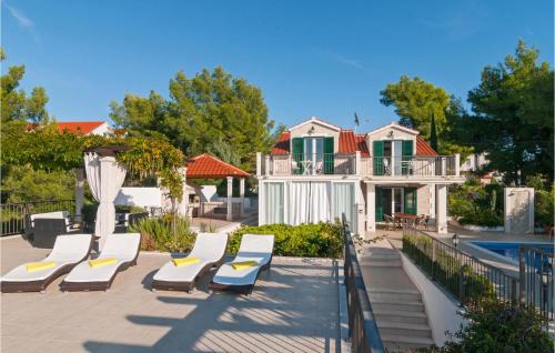 Cove Makarac (Milna) House | Awesome Home In Milna With Wifi