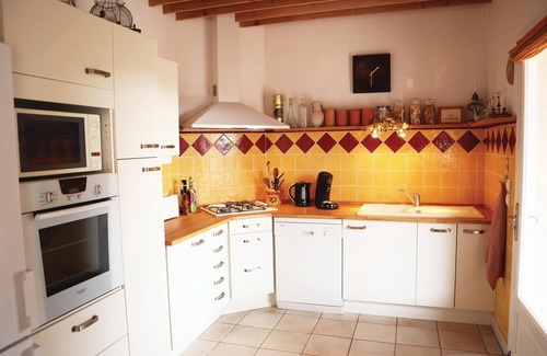Orgnac-l'Aven House | Awesome home in Orgnac l'Aven with WiFi