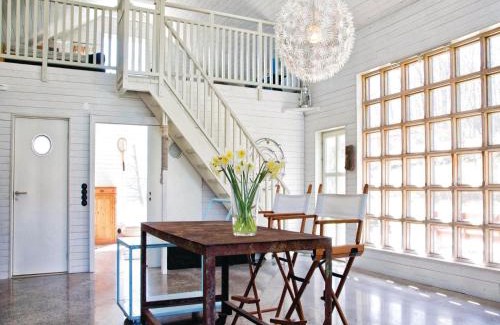 Gottskar House | Awesome Home In Onsala With Kitchen