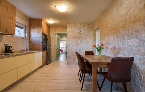 Novigrad House | Awesome Home In Pridraga With Wifi