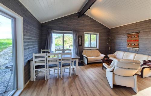 Radoy House | Awesome Home In Sletta With Wifi