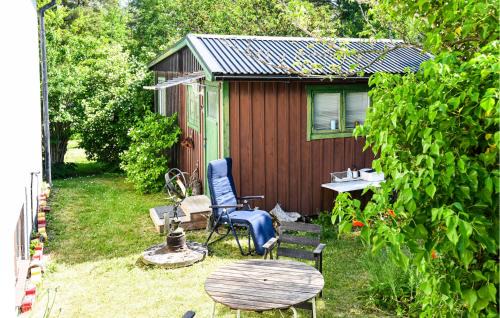 Slite House | Awesome Home In Slite With Kitchenette