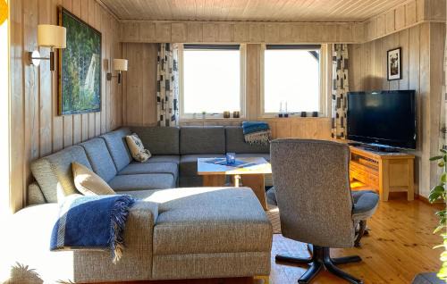 Stavang House | Awesome Home In Stavang With Kitchen