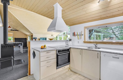 Marielyst House | Awesome home in Væggerløse with kitchen