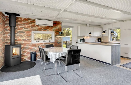 Vejers House | Awesome home in Vejers Strand with WiFi