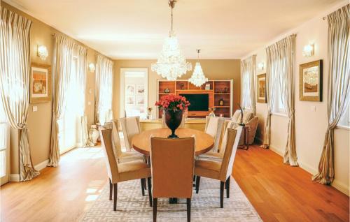 Tar-Vabriga House | Awesome Home In Vabriga With Wifi
