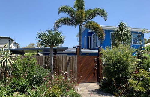 Dicky Beach House | Awesomely Unique & Fun Beach House with Self Contained Unit