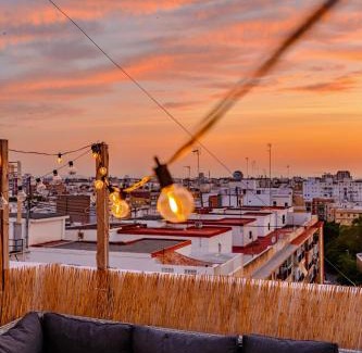 Aiora Apartment | Ayora Penthouse - Jacuzzi, Huge Private Rooftop, BBQ, Sunset Views, FastWifi, AC