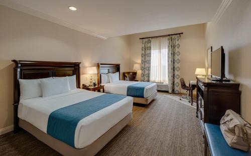 Downtown Village Hotel | Ayres Hotel Fountain Valley - Huntington Beach