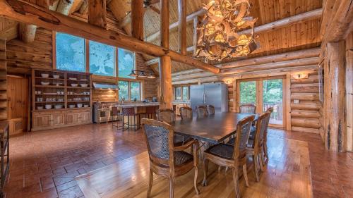 Lake Norman of Catawba House | Azalea Retreat- The Lodge by AvantStay Best View