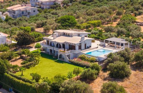 Galatas Villa | Azatis Luxury Villa