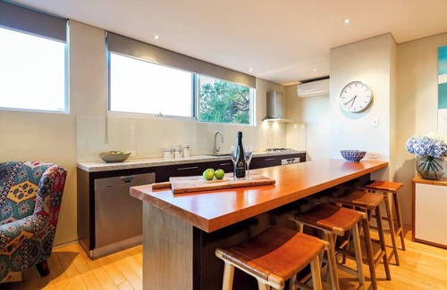 Dunsborough House | Azotea Luxe Rooftop Oasis with Pool and Bay Views