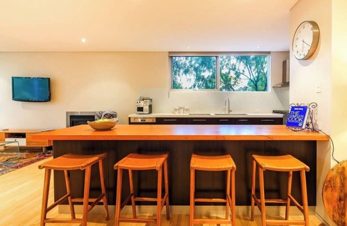 Dunsborough House | Azotea Luxe Rooftop Oasis with Pool and Bay Views