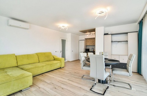 Varna Apartment | Azure View–2BR Luxury Apartment - free parking