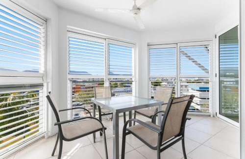 Cairns North Apartment | Azureside Coastal Dual-Key