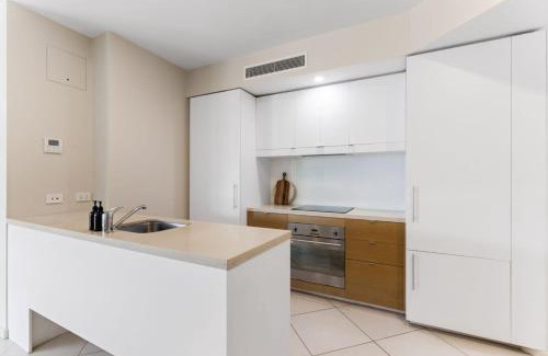 Cairns North Apartment | Azureside Coastal Dual-Key