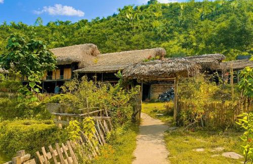 Bac Ha Hotel | Bình Bản Liền Homestay - Vang A Binh