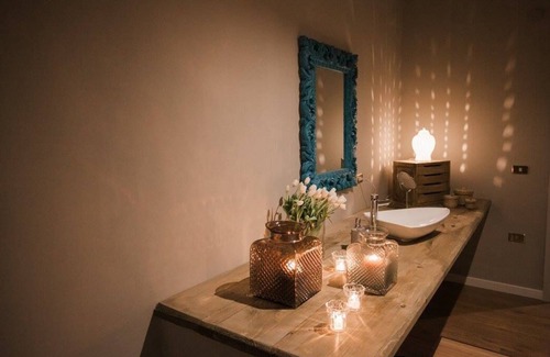 Montesarchio Bed & Breakfast | B&B Assteas with two double bedrooms and a shared bathroom