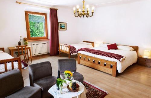 Pellizzano Bed & Breakfast | B&B Cà dei Baroni