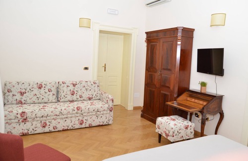Ortigia Bed & Breakfast | "B&B" Casa D'Alleri "Quadruple room in a historic home in" Ortigia "