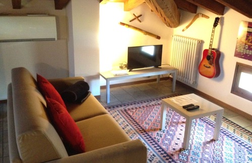 Monte San Pietro Bed & Breakfast | B&B CASA SASSOLO 1713 IN THE HILLS OF BOLOGNA