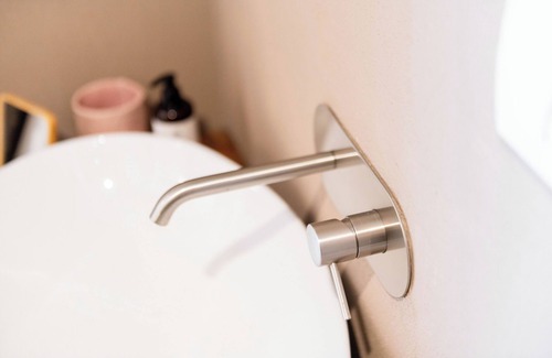 Bernalda House | B&B di design con piscina all’aperto, giardino e spa