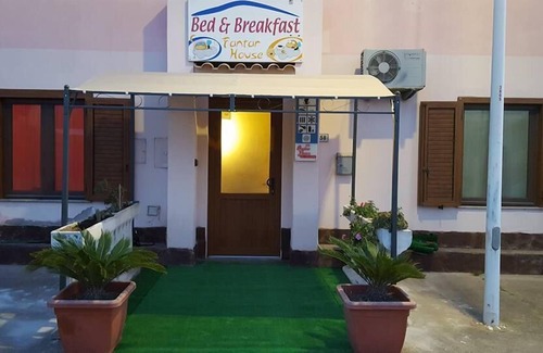 Carbonia Bed & Breakfast | B&B Fantar House