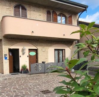 Cornaredo Bed & Breakfast | B&B FlOWER 2