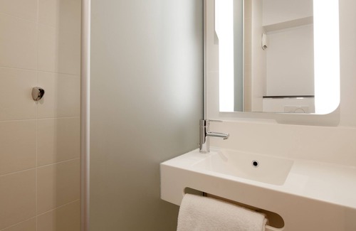 Cergy Hotel | B&B HOTEL CERGY Saint-Christophe