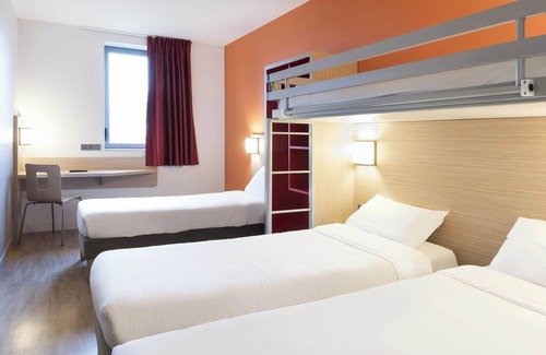 Laval Hotel | B&B HOTEL Laval Ouest