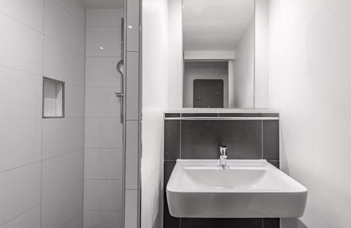 Alt-Moosach Hotel | B&B Hotel München-Olympiapark